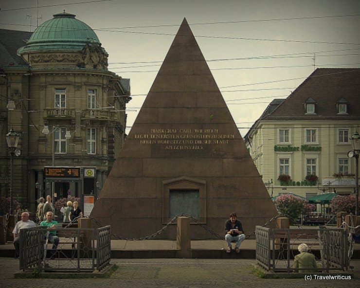 Karlsruher Pyramide am Marktplatz